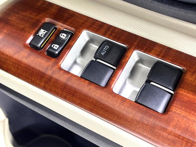 アクア Ｇ　モデリスタエアロ　純正ナビ　ｂｌｕｅｔｏｏｔｈ　フルセグ　ＥＴＣ　禁煙車　オートライト　オートエアコン　スマートキー　電動格納ミラー　シートリフター　ウインカー三ラー　バニティミラー（33枚目）