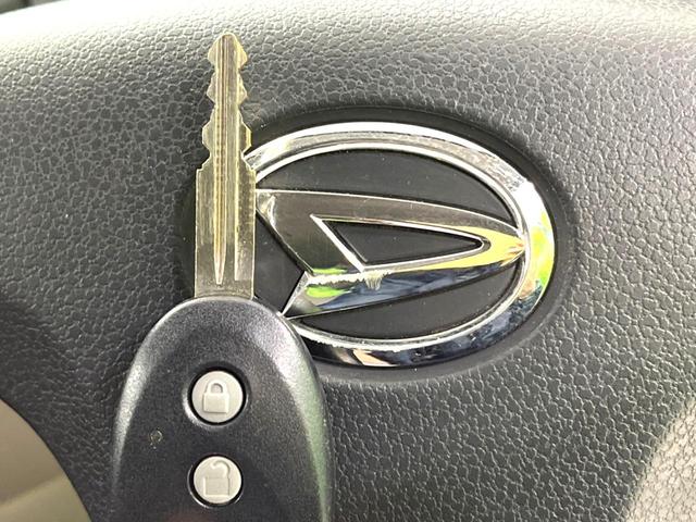 ミライース X SA 衝突軽減 アイドリングストップ 電動格納ミラー バニティミラー 横滑り防止装置 ヘッドライドレベライザー シガーソケット 純正14インチアル三ホイール プライバシーガラス ドアバイザー(7枚目)