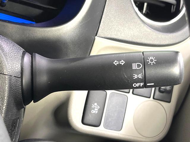 ミライース X SA 衝突軽減 アイドリングストップ 電動格納ミラー バニティミラー 横滑り防止装置 ヘッドライドレベライザー シガーソケット 純正14インチアル三ホイール プライバシーガラス ドアバイザー(31枚目)