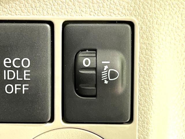 ミライース X SA 衝突軽減 アイドリングストップ 電動格納ミラー バニティミラー 横滑り防止装置 ヘッドライドレベライザー シガーソケット 純正14インチアル三ホイール プライバシーガラス ドアバイザー(34枚目)