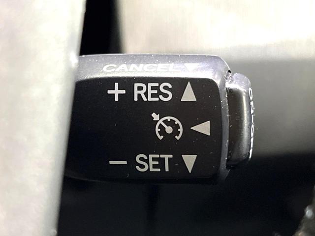 プリウス Sツーリングセレクション SDナビ ETC スマートキー HIDヘッドライト HIDフォグライト クルーズコントロール ステアリングスイッチ オートエアコン 純正17インチアルミホイール CD再生 地デジ オートライト(5枚目)