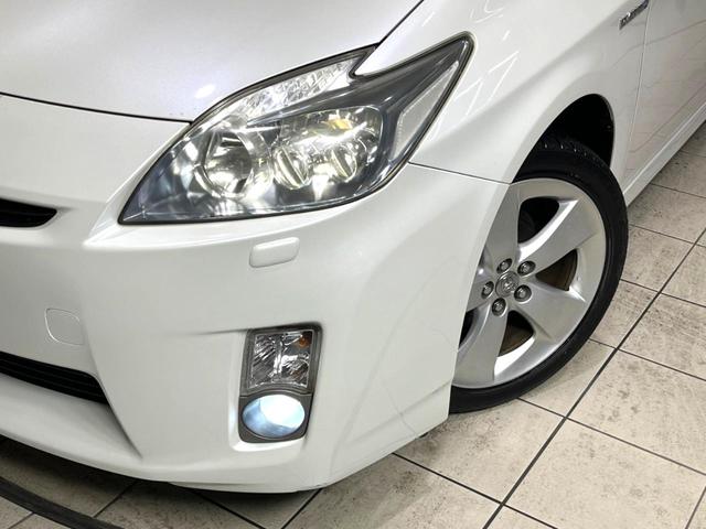 プリウス Sツーリングセレクション SDナビ ETC スマートキー HIDヘッドライト HIDフォグライト クルーズコントロール ステアリングスイッチ オートエアコン 純正17インチアルミホイール CD再生 地デジ オートライト(12枚目)