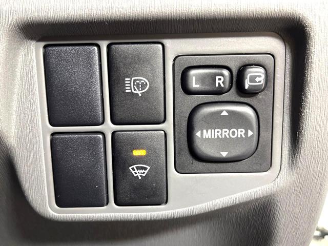 プリウス Sツーリングセレクション SDナビ ETC スマートキー HIDヘッドライト HIDフォグライト クルーズコントロール ステアリングスイッチ オートエアコン 純正17インチアルミホイール CD再生 地デジ オートライト(37枚目)