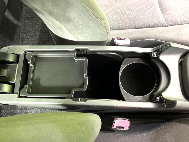 プリウス Sツーリングセレクション SDナビ ETC スマートキー HIDヘッドライト HIDフォグライト クルーズコントロール ステアリングスイッチ オートエアコン 純正17インチアルミホイール CD再生 地デジ オートライト(44枚目)