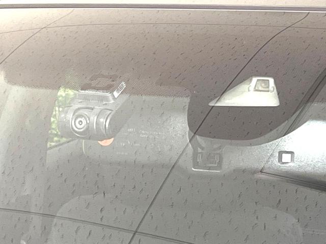 ヴェゼル ハイブリッドRS・ホンダセンシング 純正SDナビ バックカメラ 衝突被害軽減システム レーダークルーズ 禁煙車 ドラレコ コーナーセンサー スマートキー LEDヘッド ビルトインETC 車線逸脱警報 オートライト デュアルエアコン(3枚目)