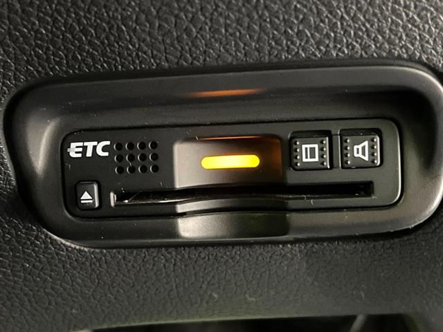 ヴェゼル ハイブリッドRS・ホンダセンシング 純正SDナビ バックカメラ 衝突被害軽減システム レーダークルーズ 禁煙車 ドラレコ コーナーセンサー スマートキー LEDヘッド ビルトインETC 車線逸脱警報 オートライト デュアルエアコン(7枚目)