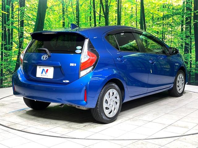 アクア S 純正ナビ バックカメラ 衝突軽減 禁煙車 ドラレコ ETC2.0 オートエアコン Bluetooth フルセグ オートマチックハイビーム 横滑り防止装置 ドアバイザー プライバシーガラス(17枚目)