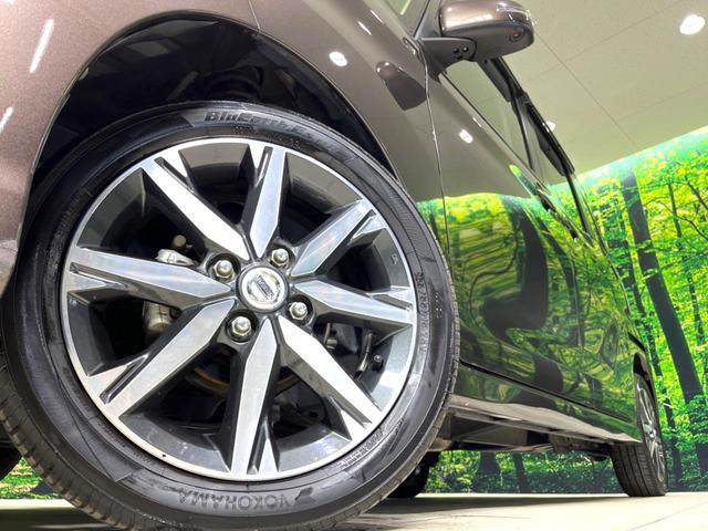 デイズルークス ハイウェイスター X Vセレクション 後期型 純正ナビ 全周囲カメラ 両側電動スライド 衝突軽減装置 ドラレコ オートハイビーム 車線逸脱警報 ブラウンレザーシート HIDヘッドライト・フォグライト ステアリングスイッチ(13枚目)