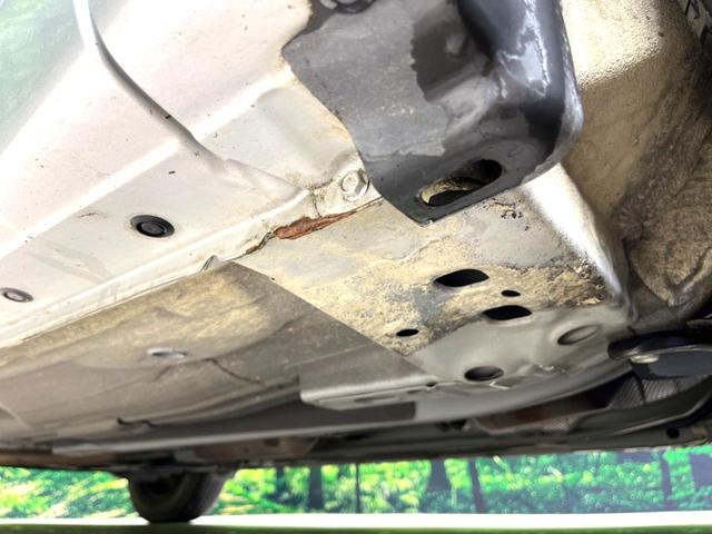 ノート X 禁煙車 全周囲カメラ ナビゲーション 衝突軽減装置 車線逸脱警報 クリアランスソナー オートライト スマートキー アイドリングストップ シートリフター バニティミラー スペアタイヤ(21枚目)