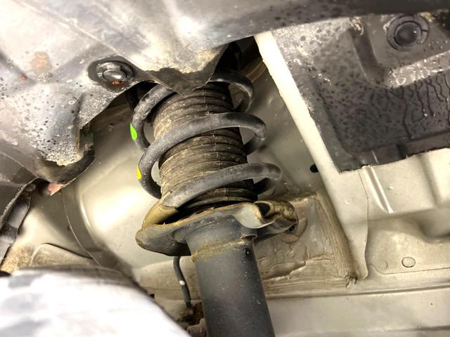 ノート X 禁煙車 全周囲カメラ ナビゲーション 衝突軽減装置 車線逸脱警報 クリアランスソナー オートライト スマートキー アイドリングストップ シートリフター バニティミラー スペアタイヤ(24枚目)