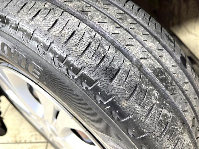 ノート X 禁煙車 全周囲カメラ ナビゲーション 衝突軽減装置 車線逸脱警報 クリアランスソナー オートライト スマートキー アイドリングストップ シートリフター バニティミラー スペアタイヤ(30枚目)