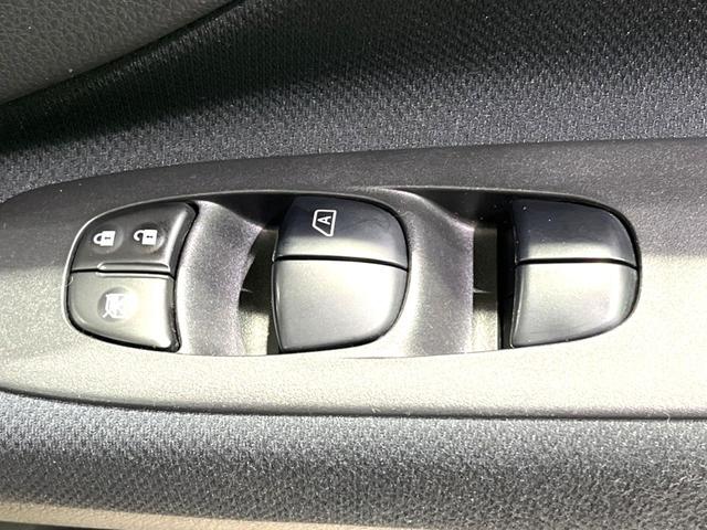 セレナ 20X Vセレクション+セーフティ S-ハイブリッド 後席モニター 両側電動スライドドア 純正8型ナビ 全周囲カメラ 衝突被害軽減システム 禁煙車 ドラレコ コーナーセンサー LEDヘッド ビルトインETC クルコン オートライト リアエアコン(36枚目)