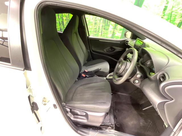 ヤリス ハイブリッドＸ　バックカメラ　衝突被害軽減システム　レーダークルーズ　禁煙車　ビルトインＥＴＣ　車線逸脱警報　オートライト　オートエアコン　Ｂｌｕｅｔｏｏｔｈ（9枚目）