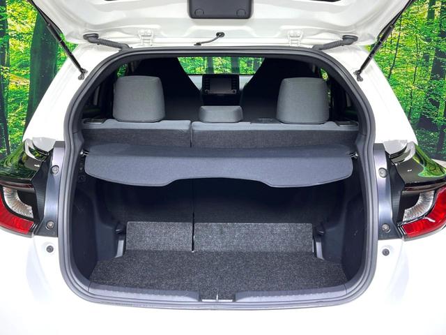 ヤリス ハイブリッドＸ　バックカメラ　衝突被害軽減システム　レーダークルーズ　禁煙車　ビルトインＥＴＣ　車線逸脱警報　オートライト　オートエアコン　Ｂｌｕｅｔｏｏｔｈ（29枚目）