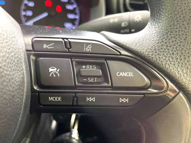 ヤリス ハイブリッドＸ　バックカメラ　衝突被害軽減システム　レーダークルーズ　禁煙車　ビルトインＥＴＣ　車線逸脱警報　オートライト　オートエアコン　Ｂｌｕｅｔｏｏｔｈ（52枚目）