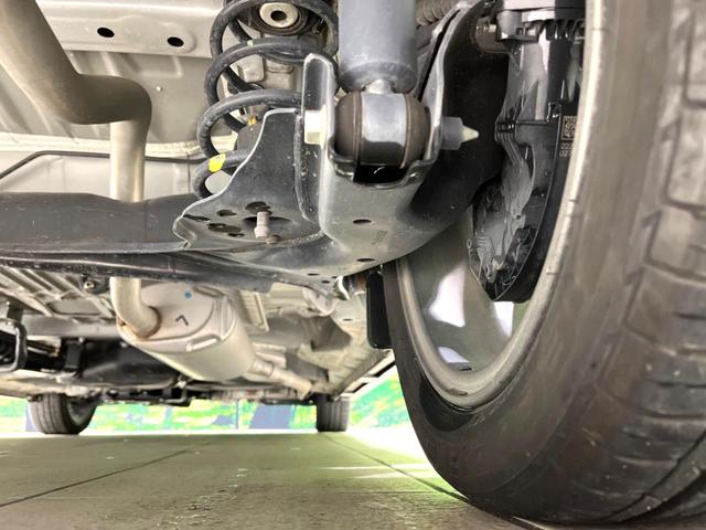 N-BOXカスタム Lターボ スタイル+ブラック 両側電動ドア 純正SDナビ バックカメラ 衝突被害軽減システム 禁煙車 レザーシート ドラレコ コーナーセンサー スマートキー LEDヘッド ビルトインETC クルコン 車線逸脱警報 オートライト(50枚目)