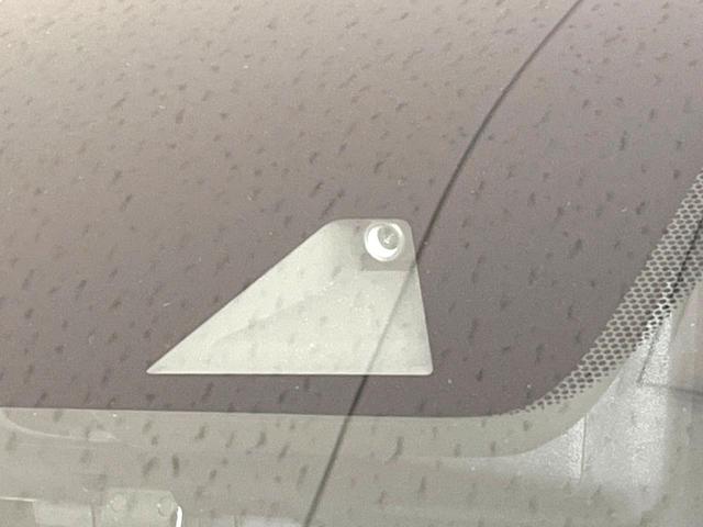 ノート ｅ－パワー　Ｂ　ＳＤナビ　全周囲カメラ　ｂｌｕｅｔｏｏｔｈ　ドラレコ　ＥＴＣ　デジタルインナーミラー　禁煙車　オートライト　オートエアコン　スマートキー　電動格納ミラー　バニティミラー　車線逸脱警報（5枚目）