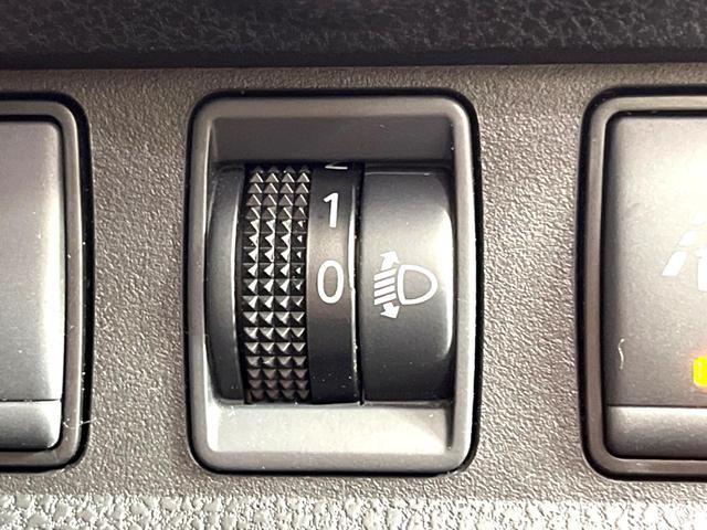 ノート ｅ－パワー　Ｂ　ＳＤナビ　全周囲カメラ　ｂｌｕｅｔｏｏｔｈ　ドラレコ　ＥＴＣ　デジタルインナーミラー　禁煙車　オートライト　オートエアコン　スマートキー　電動格納ミラー　バニティミラー　車線逸脱警報（41枚目）