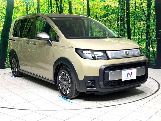 フリード クロスター 登録済未使用車 両側電動ドア 衝突被害軽減システム レーダークルーズ ハーフレザーシート シートヒーター コーナーセンサー LEDヘッド オートハイビーム 車線逸脱警報 オートライト オートエアコン(16枚目)