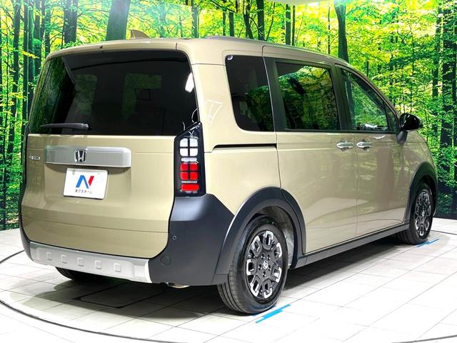 フリード クロスター 登録済未使用車 両側電動ドア 衝突被害軽減システム レーダークルーズ ハーフレザーシート シートヒーター コーナーセンサー LEDヘッド オートハイビーム 車線逸脱警報 オートライト オートエアコン(17枚目)