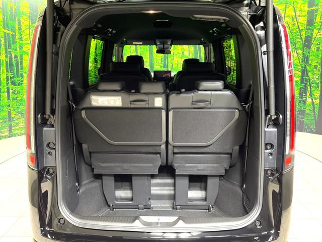 ステップワゴン e:HEVスパーダ 登録済未使用車 両側電動スライドドア 純正11.4型ナビ バックカメラ 衝突軽減 レーダークルーズ パドルシフト 電動リアゲート ハーフレザーシート コーナーセンサー LEDヘッド オートハイビーム(11枚目)