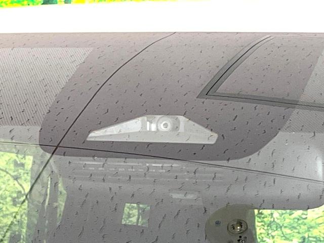 ノア ハイブリッドS-Z 純正ナビ10インチ 後席モニター 衝突被害軽減システム 両側電動スライドドア レーダークルーズ ETC2.0 ドラレコ ハーフレザーシート コーナーセンサー LEDヘッドライト 車線逸脱防止装置(3枚目)