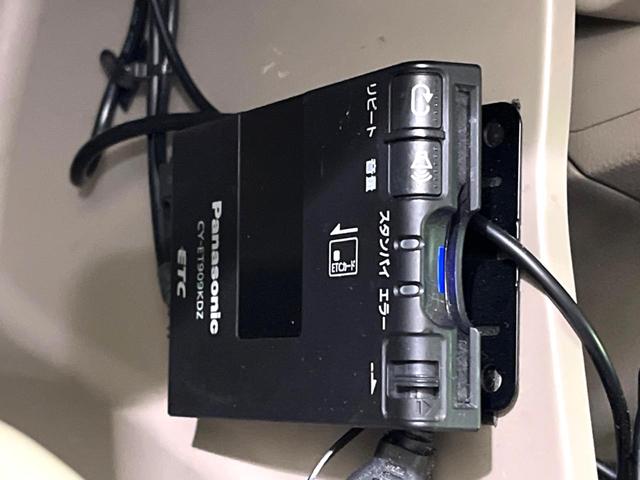 【ＥＴＣ】高速道路の料金所をストレスなく通過！話題のスポットやサービスエリアに多い「スマートＩＣ」利用時は必須のアイテムです。当店でセットアップを実施、ご納車当日からすぐにご利用いただけます！