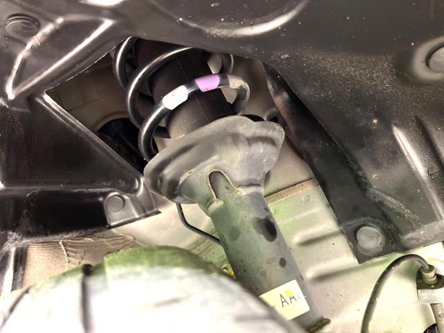 お車を安心してお乗りいただく為には、足回りの定期点検が欠かせません。サービスサポート（有償保証）では無料点検もご提供しており、安心のカーライフをお過ごしいただけるサポート体制が整っています。