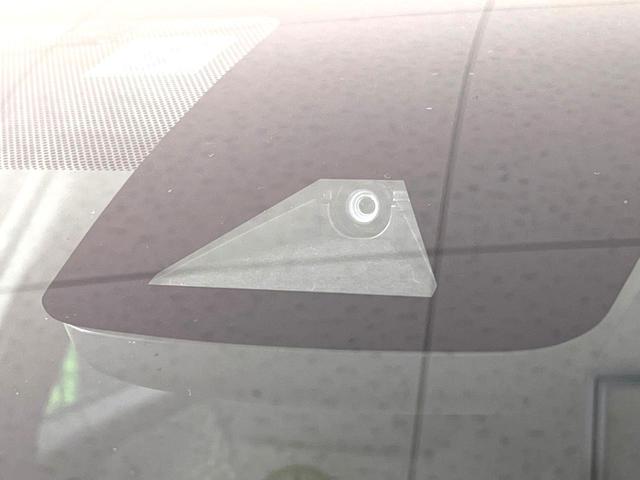 プリウス S 衝突軽減装置 ナビゲーション バックカメラ レーダークルーズコントロール オートハイビーム ETC シートリフター ステアリングスイッチ 革巻きステアリング LEDヘッドライト オートライト(5枚目)