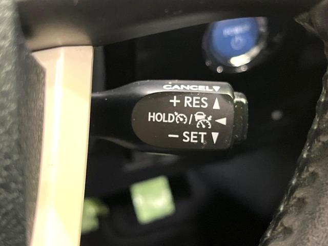 プリウス S 衝突軽減装置 ナビゲーション バックカメラ レーダークルーズコントロール オートハイビーム ETC シートリフター ステアリングスイッチ 革巻きステアリング LEDヘッドライト オートライト(6枚目)
