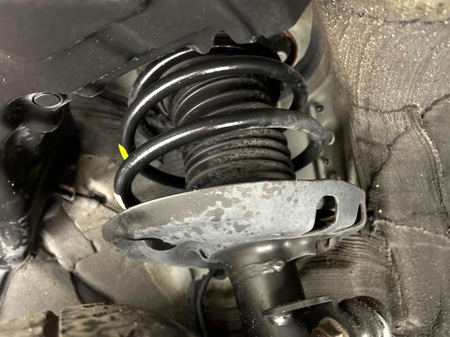 プリウス S 衝突軽減装置 ナビゲーション バックカメラ レーダークルーズコントロール オートハイビーム ETC シートリフター ステアリングスイッチ 革巻きステアリング LEDヘッドライト オートライト(24枚目)