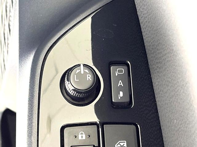 プリウス S 衝突軽減装置 ナビゲーション バックカメラ レーダークルーズコントロール オートハイビーム ETC シートリフター ステアリングスイッチ 革巻きステアリング LEDヘッドライト オートライト(28枚目)