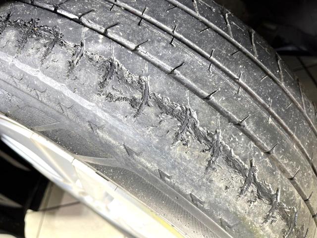 プリウス S 衝突軽減装置 ナビゲーション バックカメラ レーダークルーズコントロール オートハイビーム ETC シートリフター ステアリングスイッチ 革巻きステアリング LEDヘッドライト オートライト(36枚目)