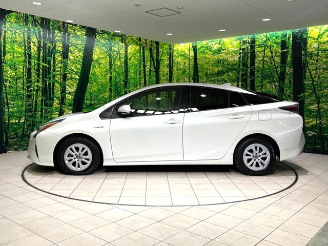 プリウス S 衝突軽減装置 ナビゲーション バックカメラ レーダークルーズコントロール オートハイビーム ETC シートリフター ステアリングスイッチ 革巻きステアリング LEDヘッドライト オートライト(43枚目)