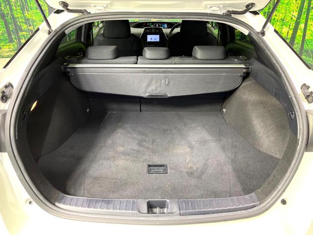 プリウス S 衝突軽減装置 ナビゲーション バックカメラ レーダークルーズコントロール オートハイビーム ETC シートリフター ステアリングスイッチ 革巻きステアリング LEDヘッドライト オートライト(48枚目)