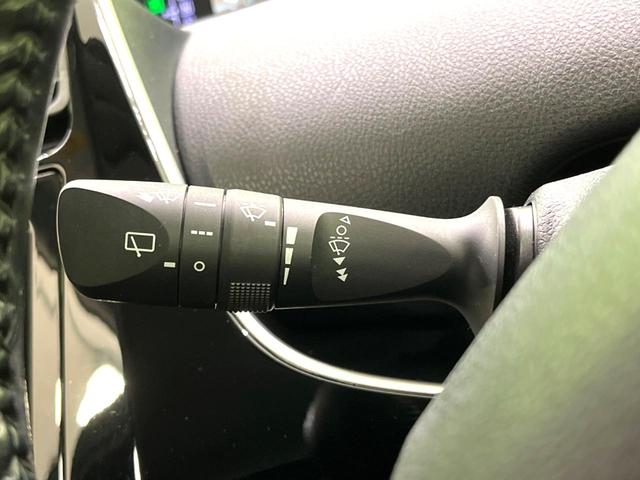 プリウス S 衝突軽減装置 ナビゲーション バックカメラ レーダークルーズコントロール オートハイビーム ETC シートリフター ステアリングスイッチ 革巻きステアリング LEDヘッドライト オートライト(55枚目)