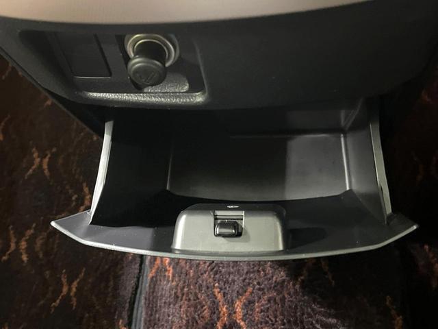 アルファード 240S タイプゴールド サンルーフ 後席モニター 純正ナビ バックカメラ 両側電動スライドドア パワーバックドア bluetooth ドラレコ ETC オートライト オートエアコン スマートキー 電動格納ミラー(47枚目)