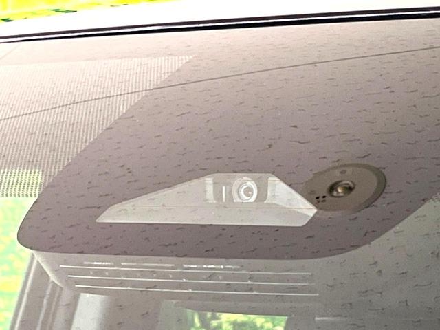 ヴォクシー ハイブリッドＳ－Ｚ　両側電動スライドドア　純正１０．５型ディスプレイオーディオ　バックカメラ　１００Ｖ電源　衝突被害軽減システム　禁煙車　ハーフレザーシート　コーナーセンサー　スマートキー　ＬＥＤヘッド　ＥＴＣ２．０（6枚目）