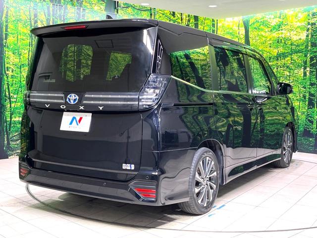 ヴォクシー ハイブリッドＳ－Ｚ　両側電動スライドドア　純正１０．５型ディスプレイオーディオ　バックカメラ　１００Ｖ電源　衝突被害軽減システム　禁煙車　ハーフレザーシート　コーナーセンサー　スマートキー　ＬＥＤヘッド　ＥＴＣ２．０（18枚目）