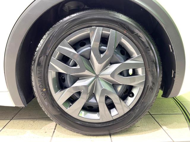 プリウス Ｘ　現行モデル　禁煙車　純正ディスプレイオーディオ　ブラインドスポットモニター　衝突軽減装置　ＡＣ１００Ｖ電源　ビルトインＥＴＣ　ドラレコ　純正革巻きステアリング　ステアリングスイッチ（27枚目）