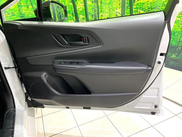 プリウス Ｘ　現行モデル　禁煙車　純正ディスプレイオーディオ　ブラインドスポットモニター　衝突軽減装置　ＡＣ１００Ｖ電源　ビルトインＥＴＣ　ドラレコ　純正革巻きステアリング　ステアリングスイッチ（35枚目）