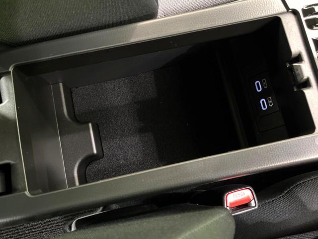 プリウス Ｘ　現行モデル　禁煙車　純正ディスプレイオーディオ　ブラインドスポットモニター　衝突軽減装置　ＡＣ１００Ｖ電源　ビルトインＥＴＣ　ドラレコ　純正革巻きステアリング　ステアリングスイッチ（47枚目）