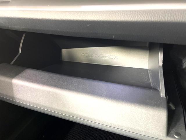 プリウス Ｘ　現行モデル　禁煙車　純正ディスプレイオーディオ　ブラインドスポットモニター　衝突軽減装置　ＡＣ１００Ｖ電源　ビルトインＥＴＣ　ドラレコ　純正革巻きステアリング　ステアリングスイッチ（57枚目）