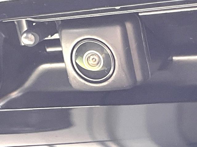 プリウス Ｘ　現行モデル　禁煙車　純正ディスプレイオーディオ　ブラインドスポットモニター　衝突軽減装置　ＡＣ１００Ｖ電源　ビルトインＥＴＣ　ドラレコ　純正革巻きステアリング　ステアリングスイッチ（68枚目）