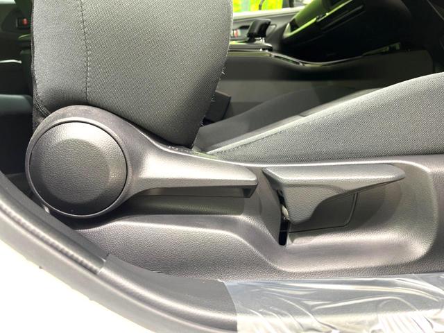プリウス Ｘ　現行モデル　禁煙車　純正ディスプレイオーディオ　ブラインドスポットモニター　衝突軽減装置　ＡＣ１００Ｖ電源　ビルトインＥＴＣ　ドラレコ　純正革巻きステアリング　ステアリングスイッチ（69枚目）