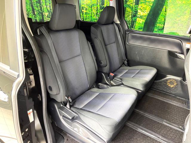 ヴォクシー ＺＳ　煌　両側電動スライドドア　後席モニター　ＡＬＰＩＮＥ製１０型ナビ　バックカメラ　衝突軽減　禁煙車　ドライブレコーダー　ビルトインＥＴＣ　クルコン　純正１６インチアルミ　デュアルエアコン　Ｂｌｕｅｔｏｏｔｈ（9枚目）