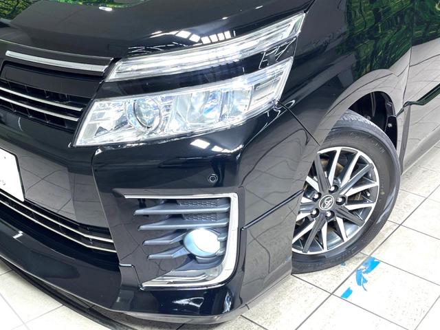 ヴォクシー ＺＳ　煌　両側電動スライドドア　後席モニター　ＡＬＰＩＮＥ製１０型ナビ　バックカメラ　衝突軽減　禁煙車　ドライブレコーダー　ビルトインＥＴＣ　クルコン　純正１６インチアルミ　デュアルエアコン　Ｂｌｕｅｔｏｏｔｈ（13枚目）