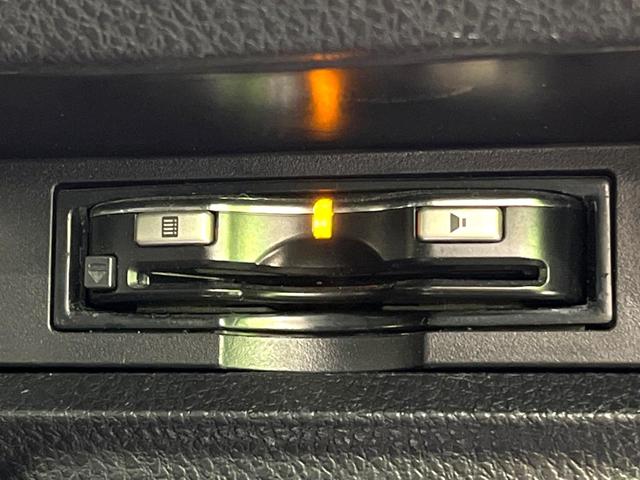 ヴォクシー ＺＳ　煌　両側電動スライドドア　後席モニター　ＡＬＰＩＮＥ製１０型ナビ　バックカメラ　衝突軽減　禁煙車　ドライブレコーダー　ビルトインＥＴＣ　クルコン　純正１６インチアルミ　デュアルエアコン　Ｂｌｕｅｔｏｏｔｈ（33枚目）