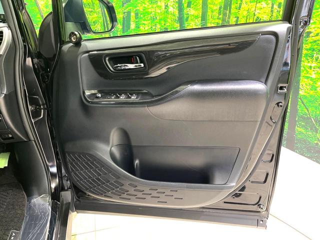 ヴォクシー ＺＳ　煌　両側電動スライドドア　後席モニター　ＡＬＰＩＮＥ製１０型ナビ　バックカメラ　衝突軽減　禁煙車　ドライブレコーダー　ビルトインＥＴＣ　クルコン　純正１６インチアルミ　デュアルエアコン　Ｂｌｕｅｔｏｏｔｈ（52枚目）