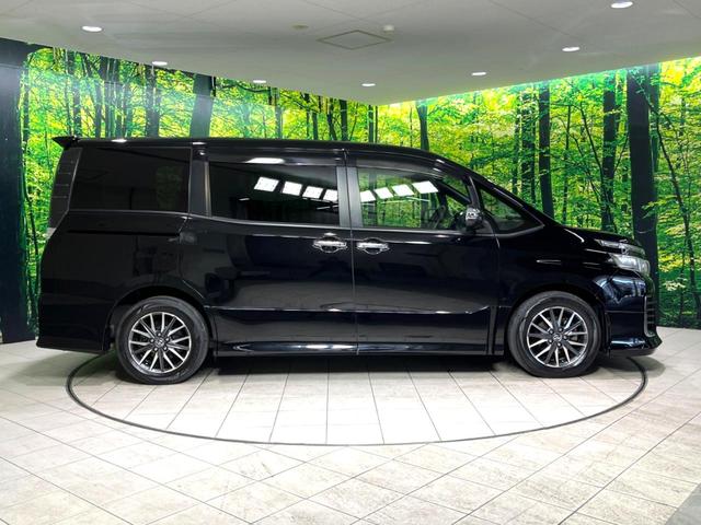 ヴォクシー ＺＳ　煌　両側電動スライドドア　後席モニター　ＡＬＰＩＮＥ製１０型ナビ　バックカメラ　衝突軽減　禁煙車　ドライブレコーダー　ビルトインＥＴＣ　クルコン　純正１６インチアルミ　デュアルエアコン　Ｂｌｕｅｔｏｏｔｈ（74枚目）